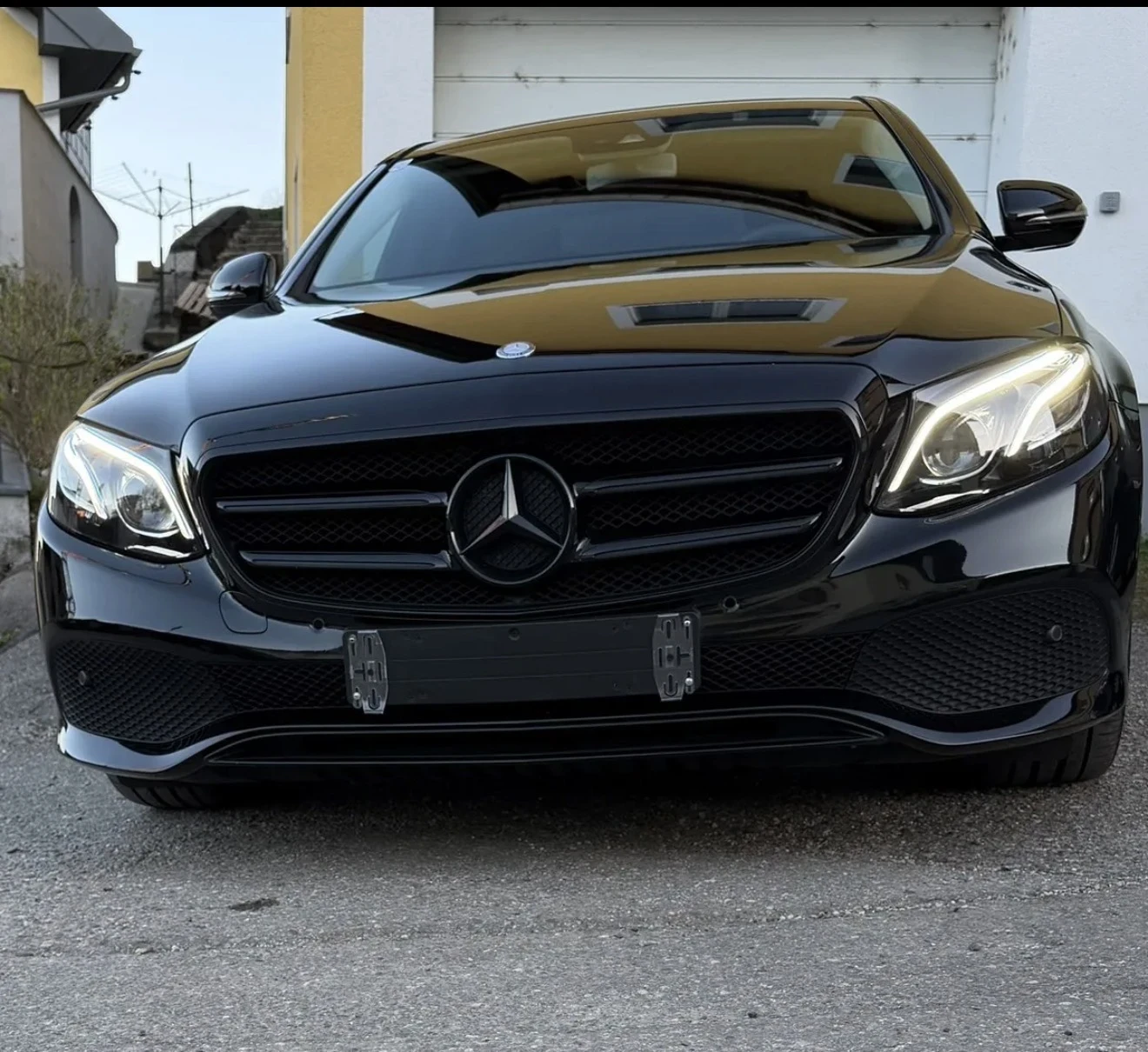 Mercedes-Benz E 220 Лимозини, снимка 4 - Автомобили и джипове - 55436085