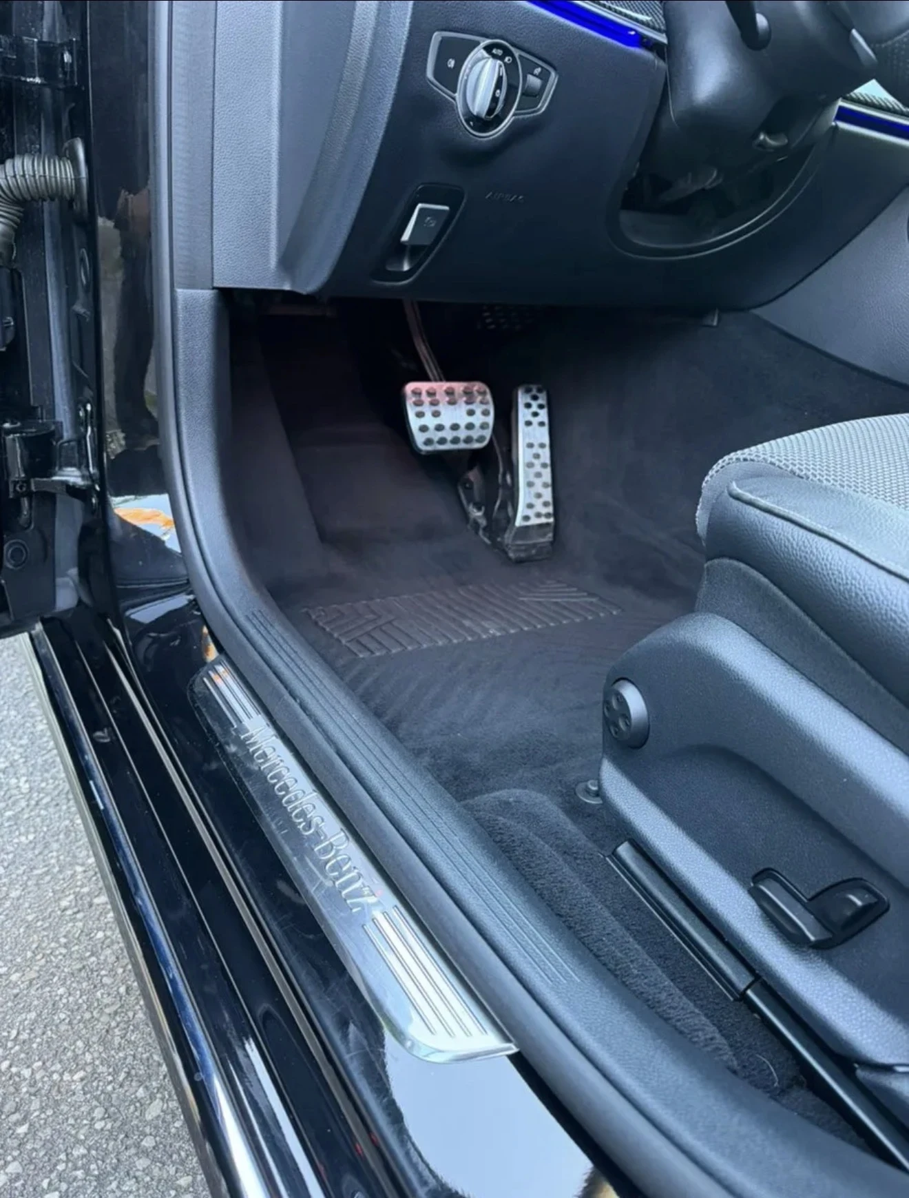 Mercedes-Benz E 220 Лимозини, снимка 9 - Автомобили и джипове - 55436085