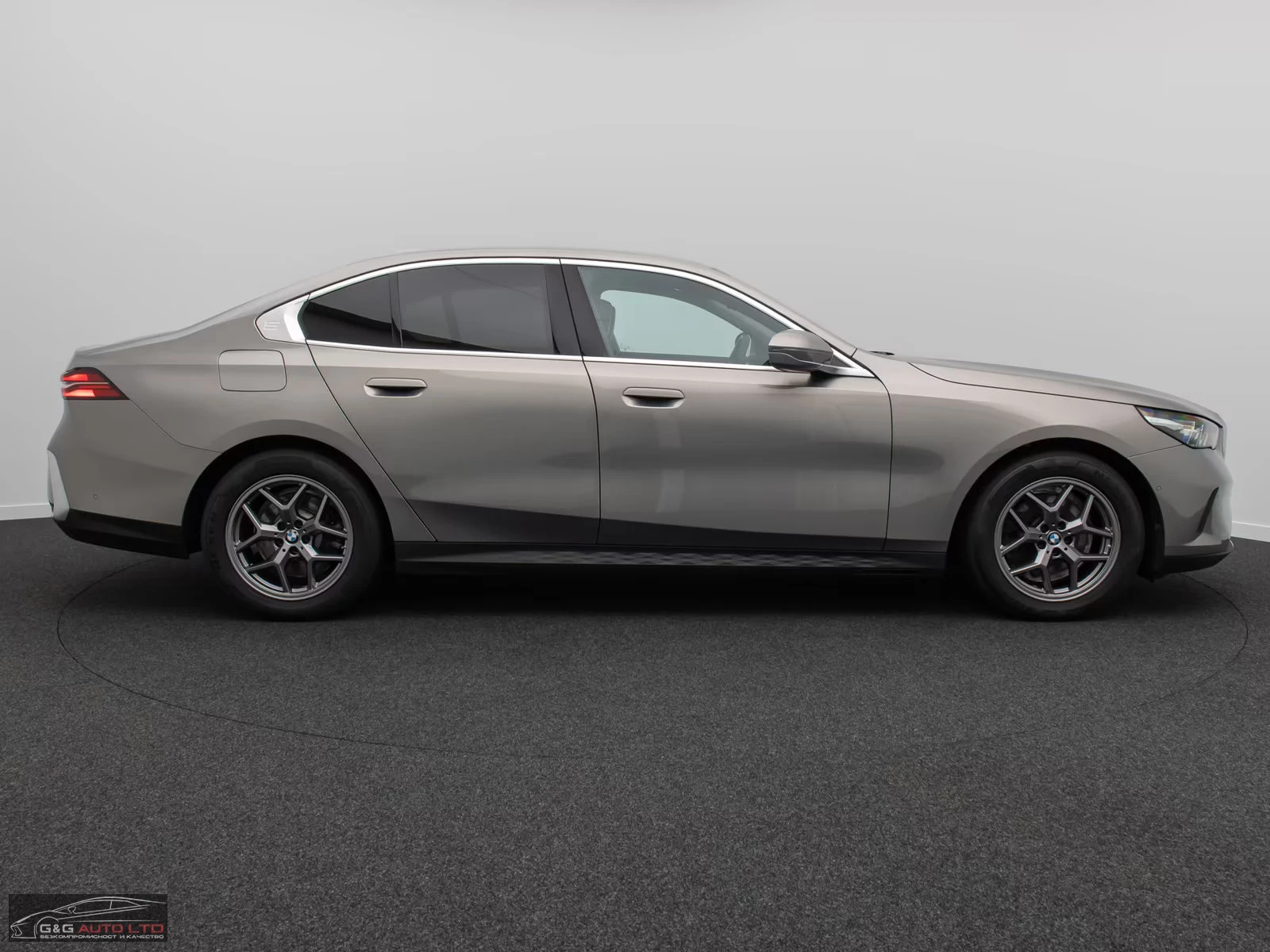 BMW 520 d/197HP/LED/CAM/ACC/KLESS/663z, снимка 7 - Автомобили и джипове - 55457271