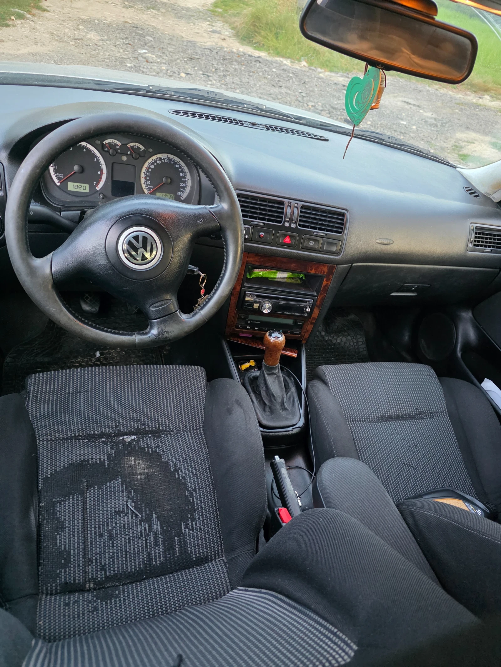 VW Bora, снимка 2 - Автомобили и джипове - 55504392