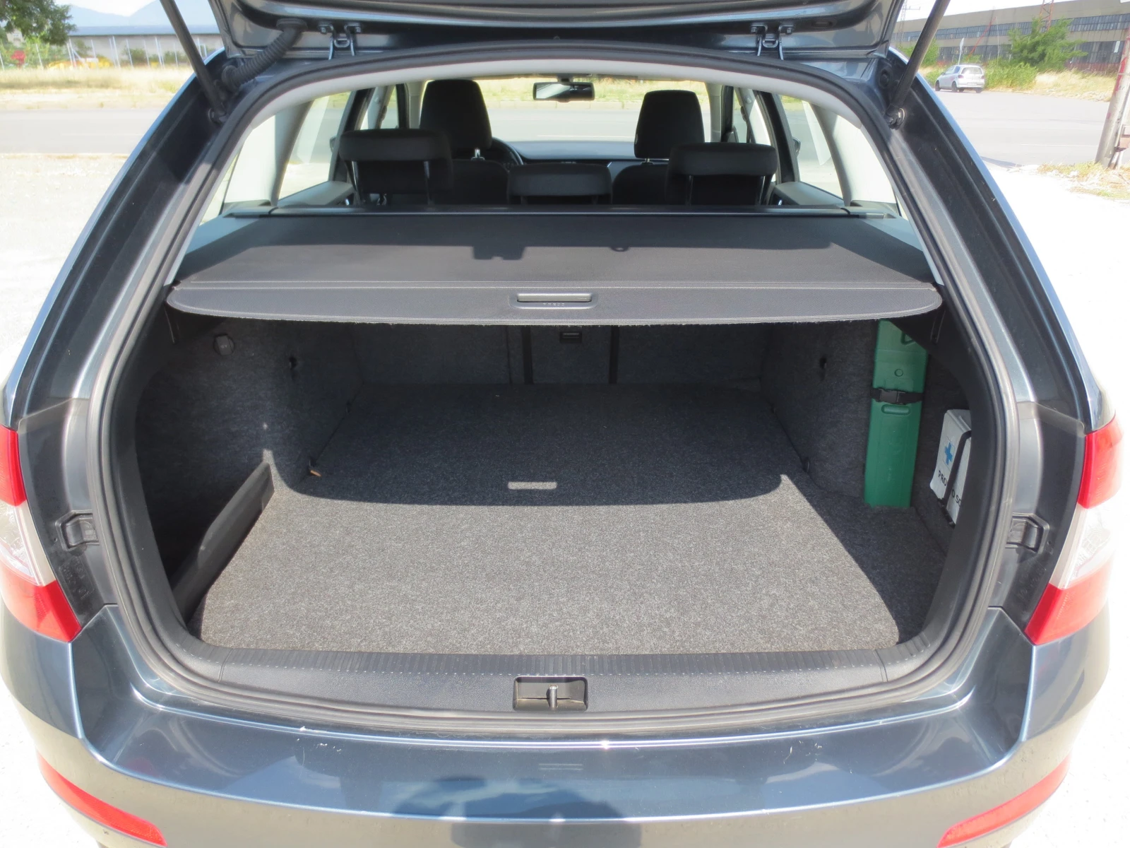 Skoda Octavia 1.4 i G-TEC * METAH* , снимка 16 - Автомобили и джипове - 55543501