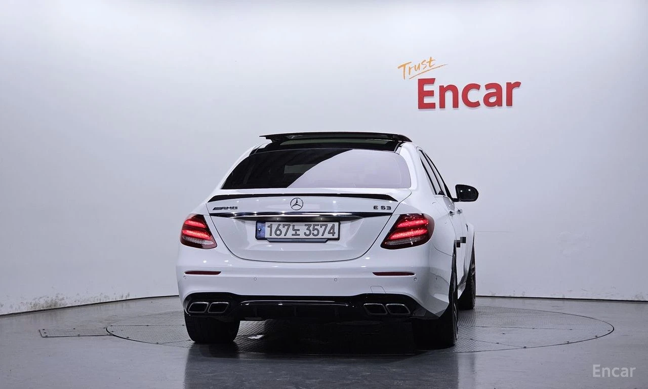 Mercedes-Benz E 63 AMG 4MATIC+ BURMESTER* ОБДУХВАНЕ* ДИСТРОНИК* ХЕДЪП* 36, снимка 4 - Автомобили и джипове - 56045687