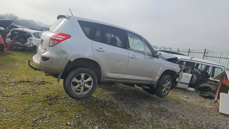 Toyota Rav4 2.2d, снимка 1 - Автомобили и джипове - 48885002