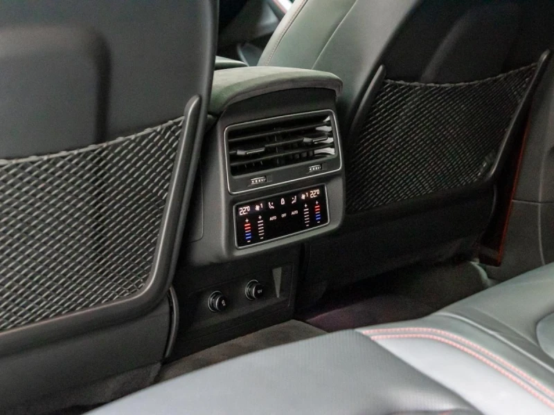 Audi RSQ8 4.0 TFSI/CARBON/MATRIX/LIFT/B&O/PANO/HEAD UP/360/, снимка 17 - Автомобили и джипове - 51117017
