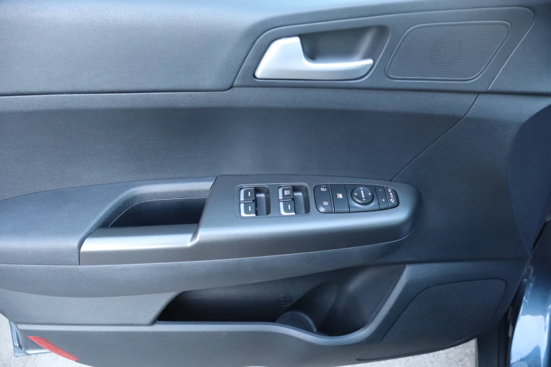 Kia Sportage 1.6CRDI, снимка 8 - Автомобили и джипове - 51764795