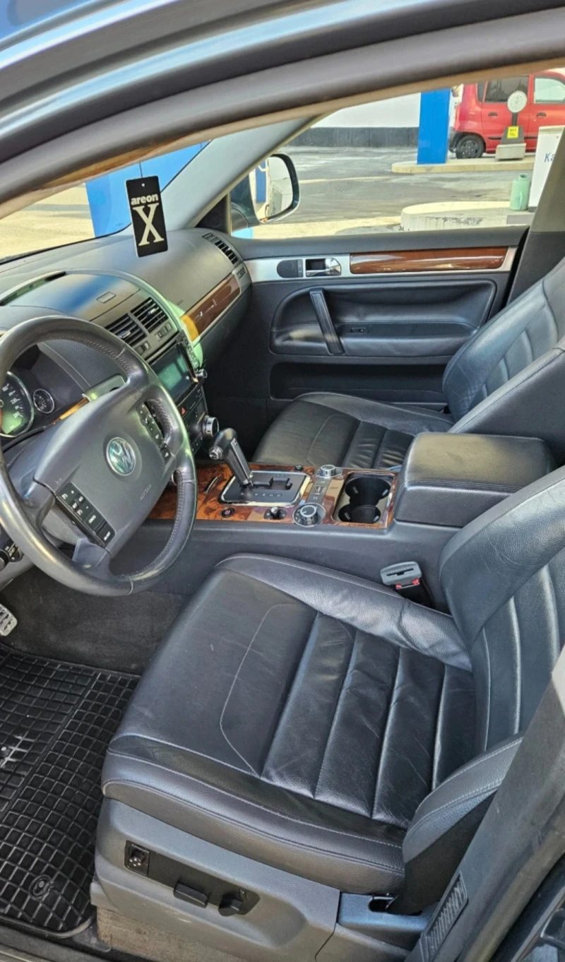 VW Touareg, снимка 8 - Автомобили и джипове - 53566867
