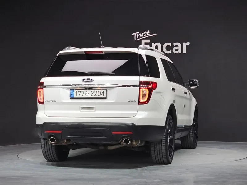 Ford Explorer 3.5 AWD - САМО 30% АВАНС, снимка 4 - Автомобили и джипове - 55429924
