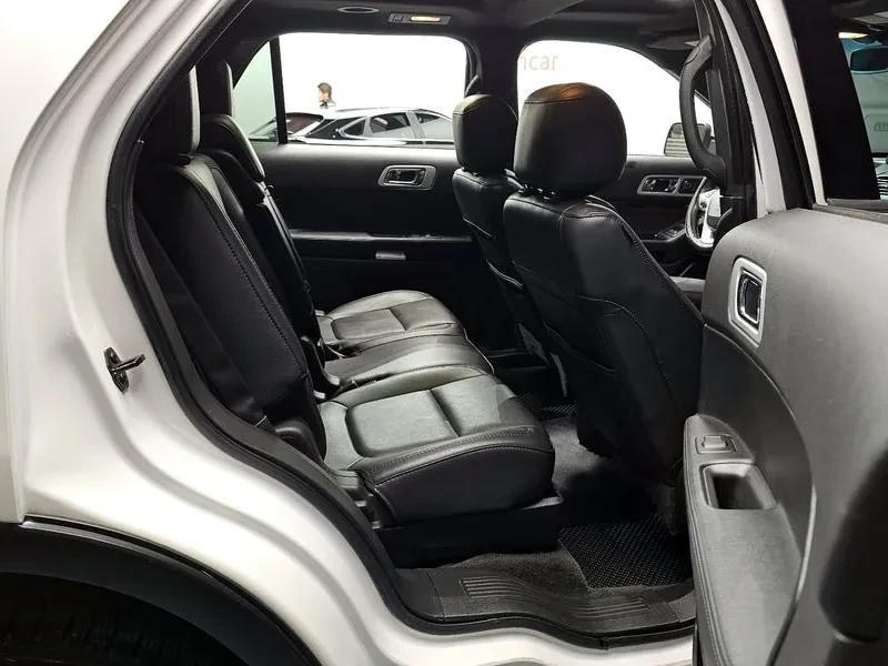 Ford Explorer 3.5 AWD - САМО 30% АВАНС, снимка 12 - Автомобили и джипове - 55429924