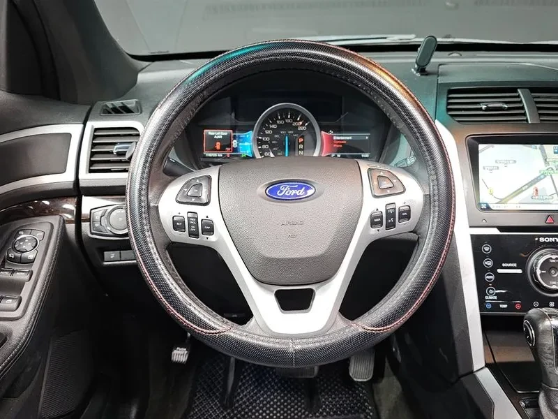 Ford Explorer 3.5 AWD - САМО 30% АВАНС, снимка 13 - Автомобили и джипове - 55429924
