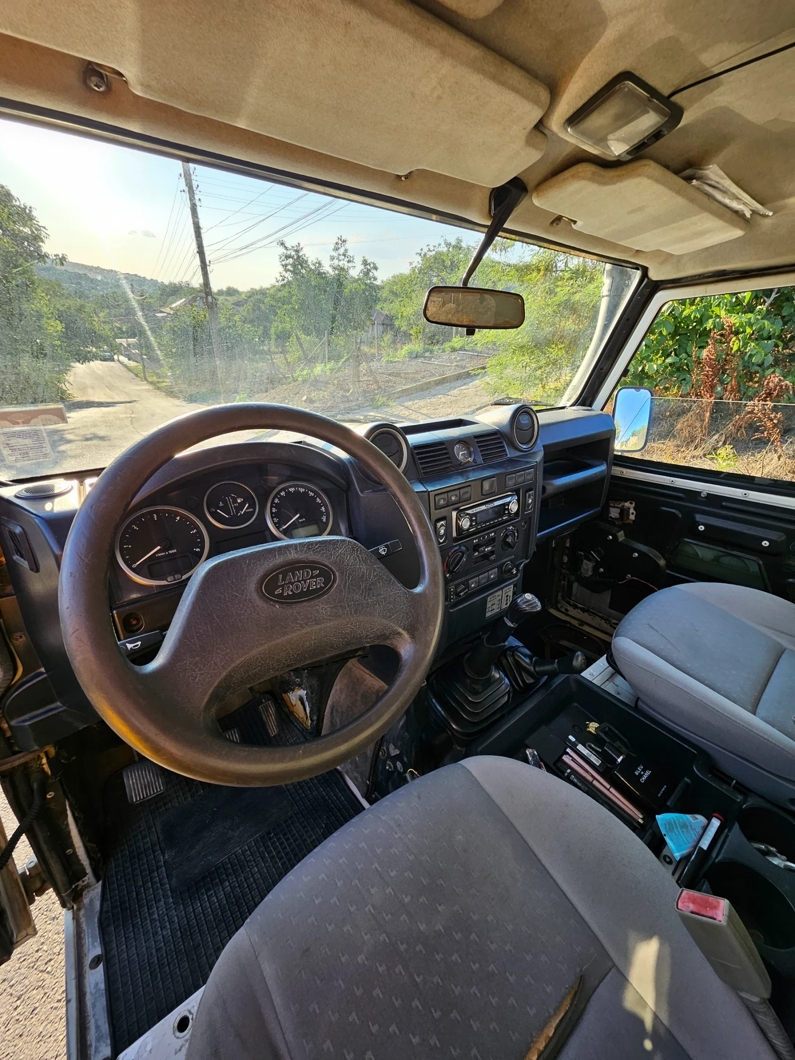 Land Rover Defender  - изображение 9
