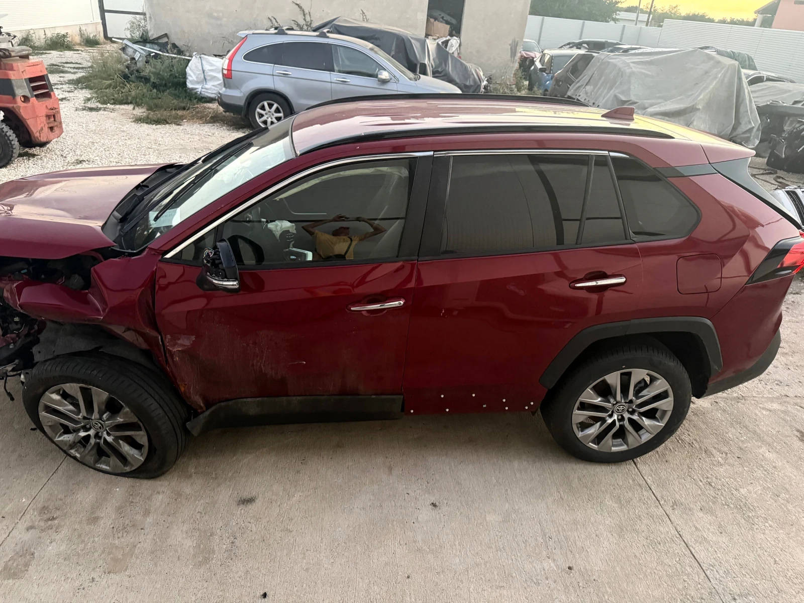 Toyota Rav4 2.5 hibrid , 13000 km , Facelift - изображение 7