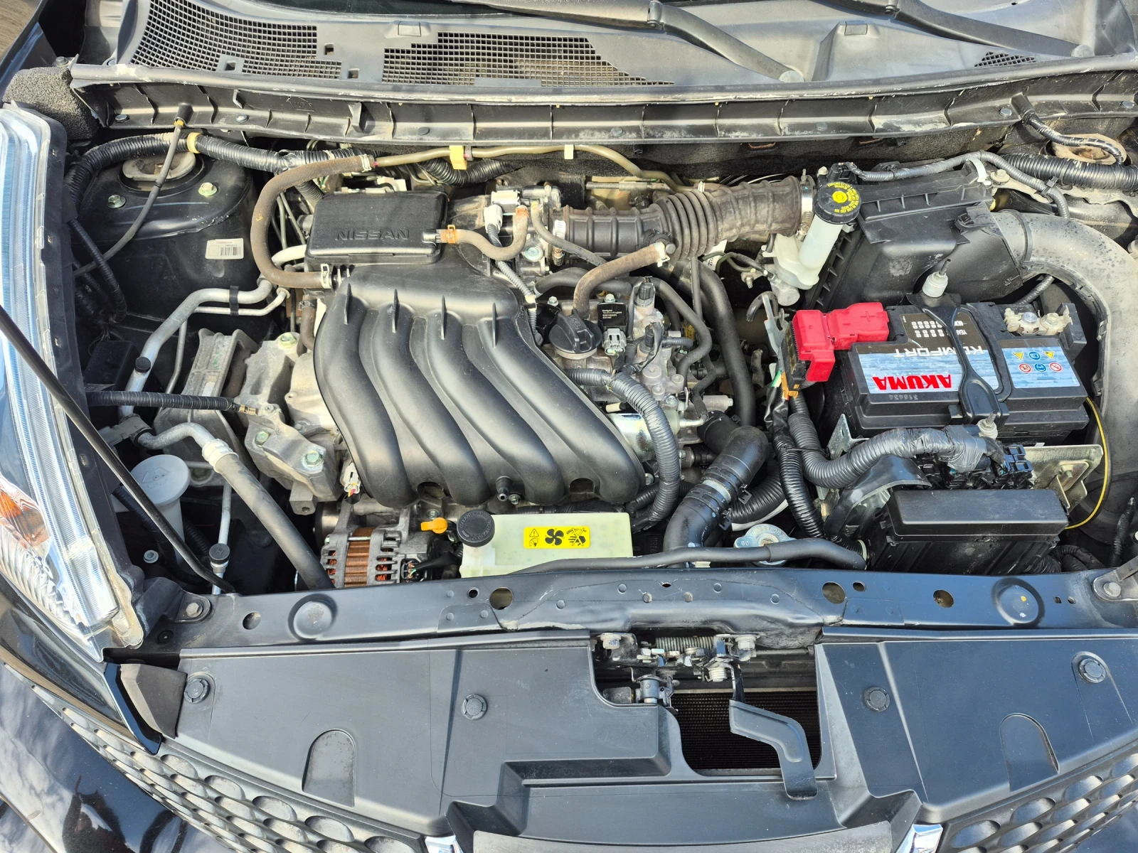 Nissan Juke 1.6 Бензин , снимка 8 - Автомобили и джипове - 53735596