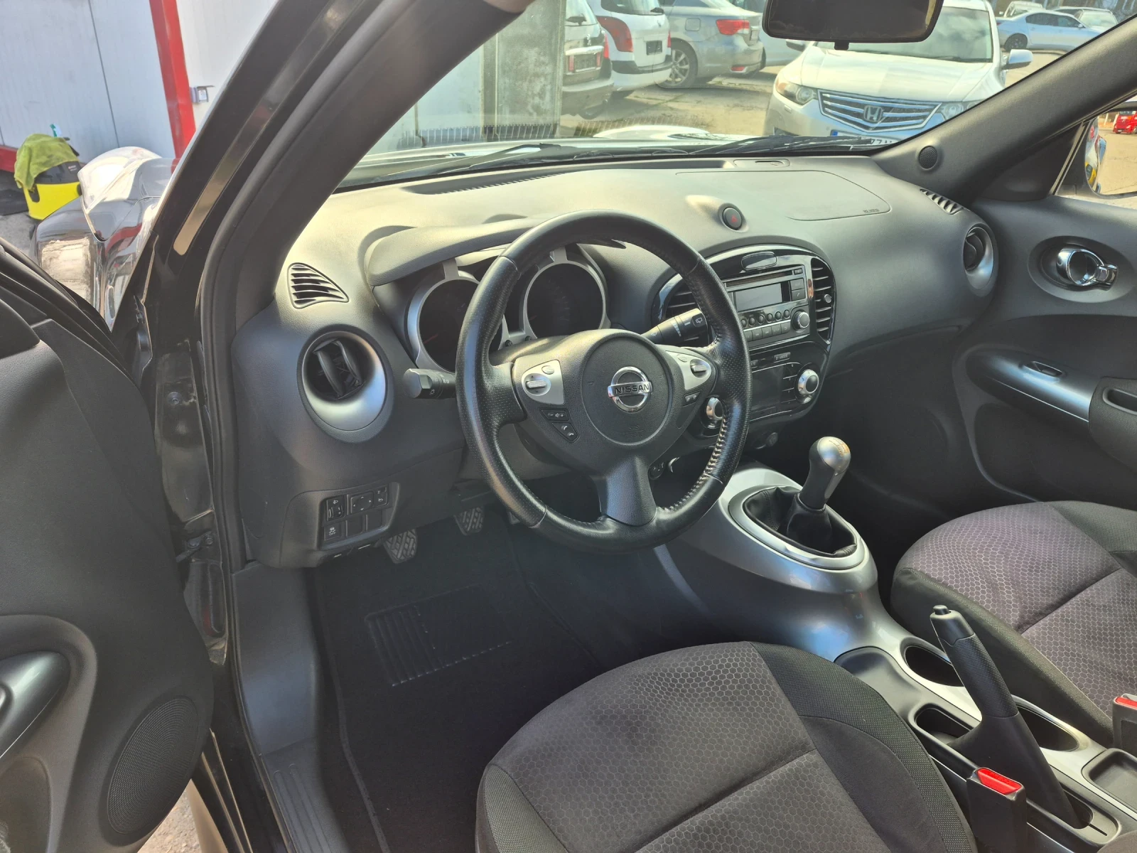 Nissan Juke 1.6 Бензин , снимка 6 - Автомобили и джипове - 53735596