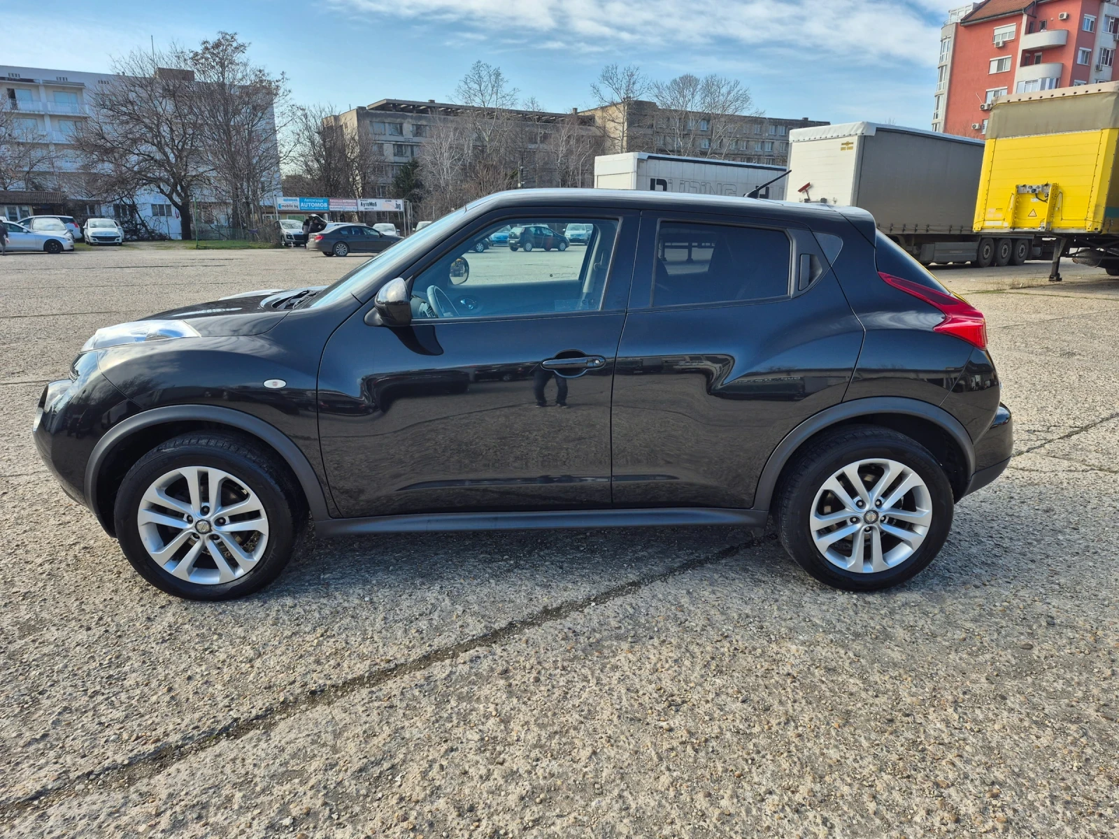 Nissan Juke 1.6 Бензин , снимка 4 - Автомобили и джипове - 53735596