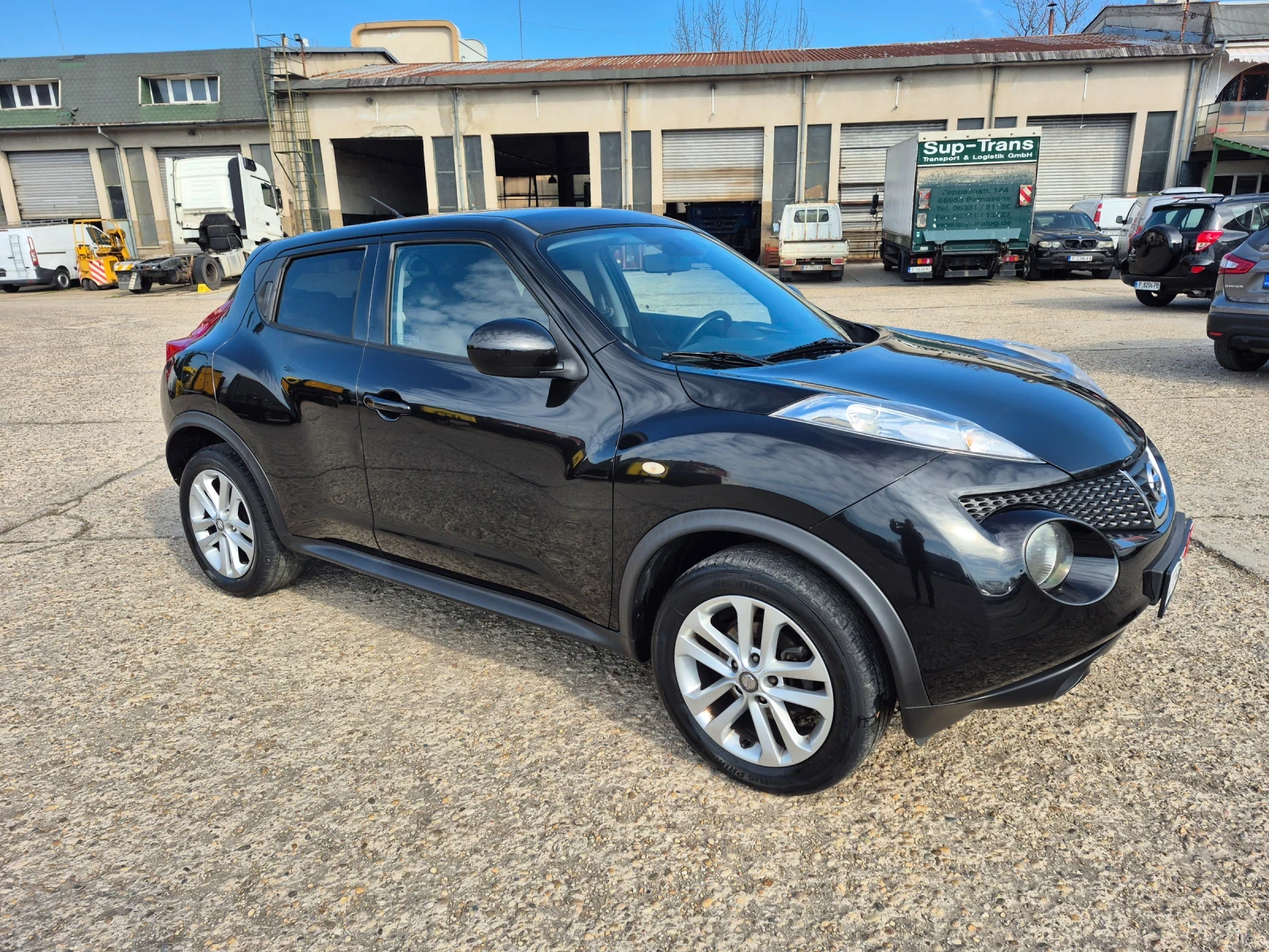 Nissan Juke 1.6 Бензин , снимка 2 - Автомобили и джипове - 53735596