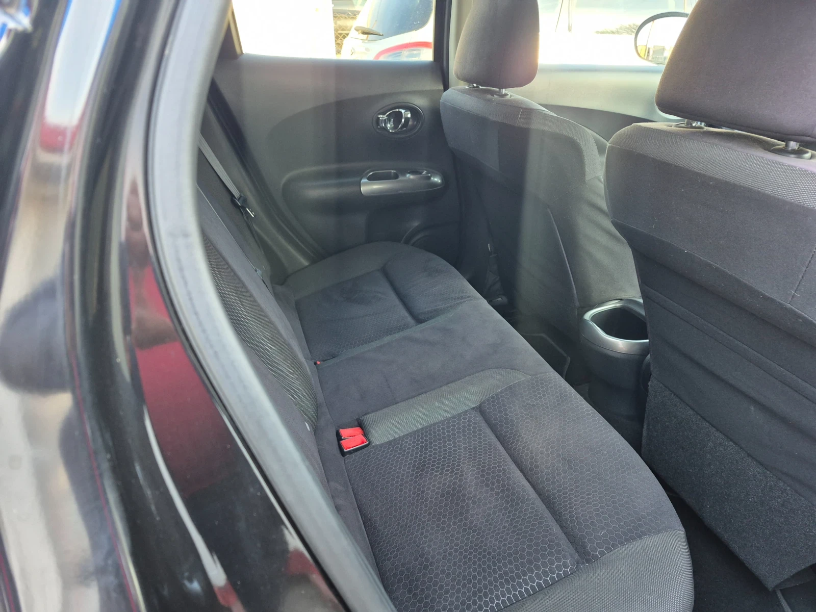 Nissan Juke 1.6 Бензин , снимка 12 - Автомобили и джипове - 53735596