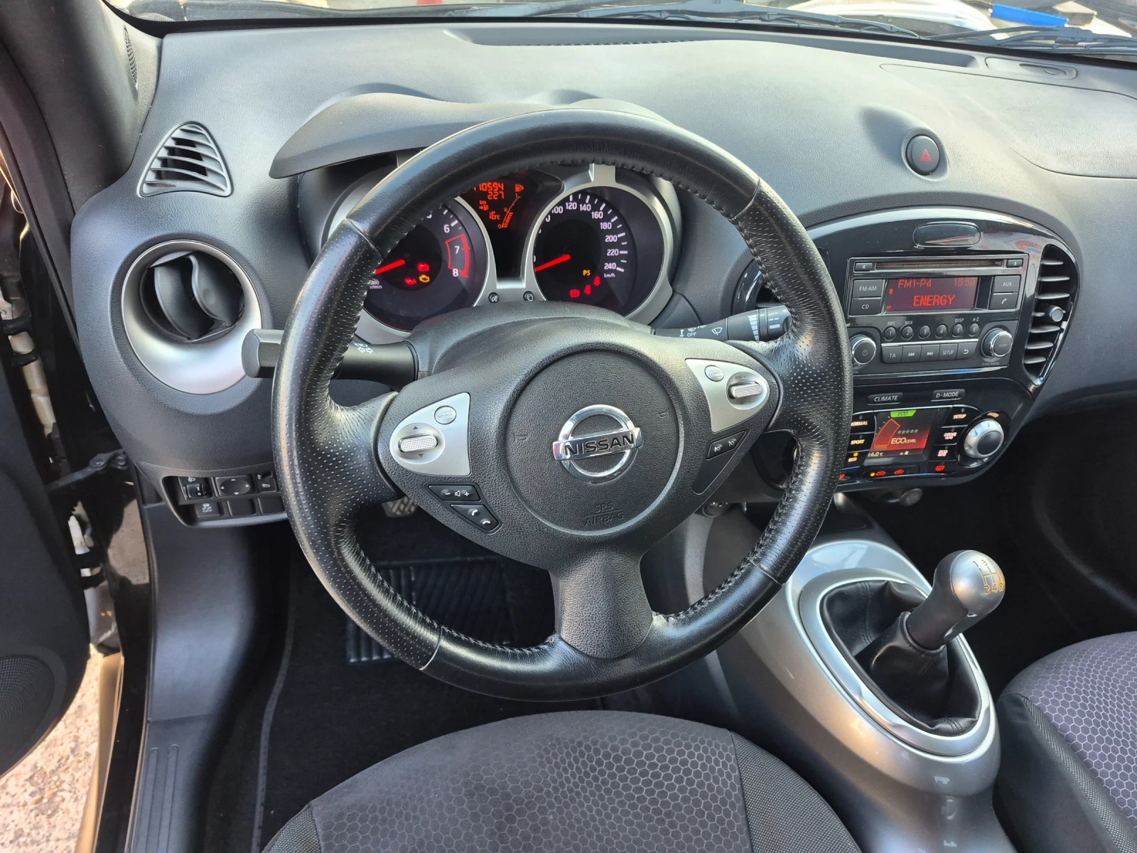 Nissan Juke 1.6 Бензин , снимка 9 - Автомобили и джипове - 53735596