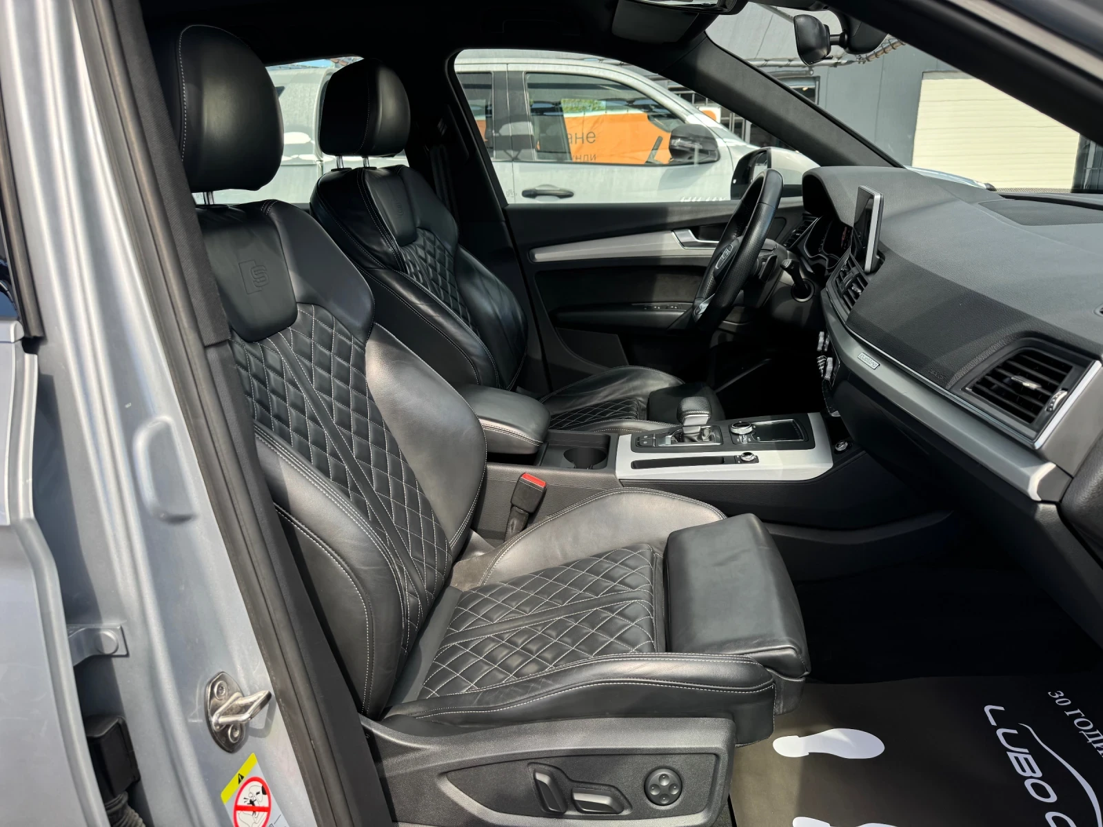 Audi Q5 2.0D-QUATTRO-3xS LINE-DIGITAL-KEYLESS-DISTRONIC, снимка 17 - Автомобили и джипове - 54955877