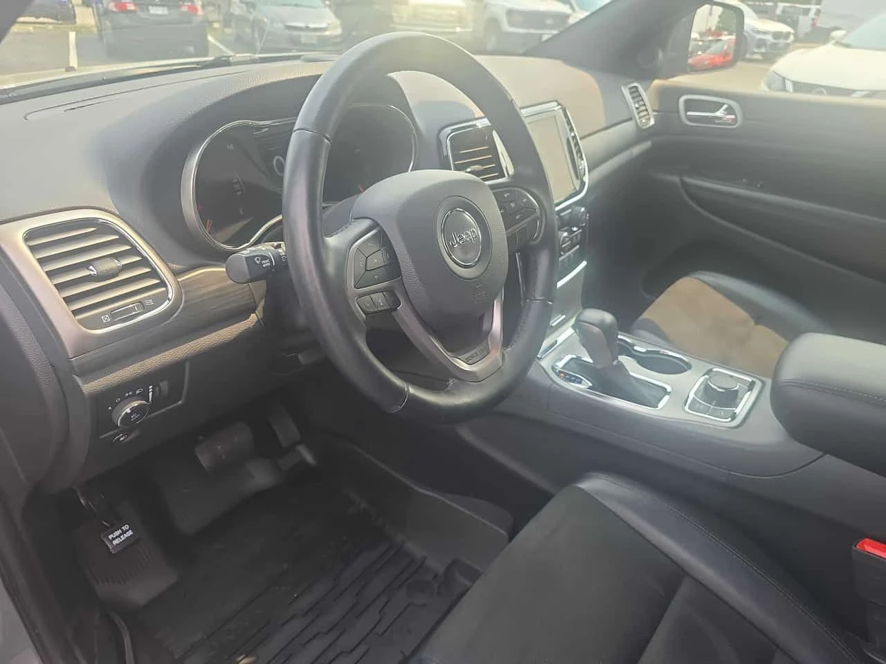 Jeep Grand cherokee * Altitude * CARFAX * ОПЦИЯ ЗА ФИНАНСИРАНЕ, снимка 5 - Автомобили и джипове - 55326949