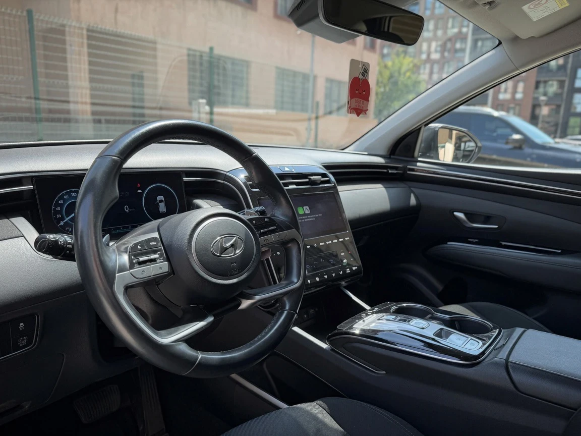 Hyundai Tucson 1.6 HYBRID, снимка 9 - Автомобили и джипове - 55351866