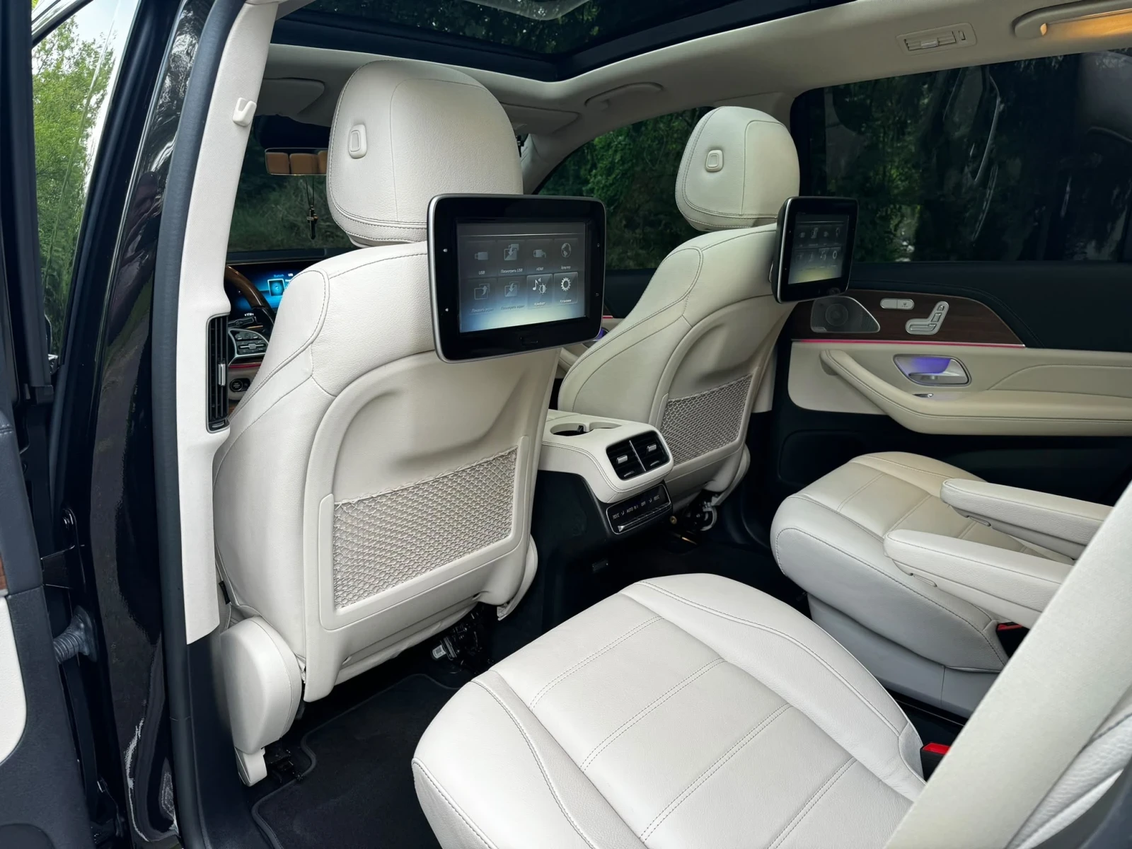 Mercedes-Benz GLS580, снимка 12 - Автомобили и джипове - 55436822