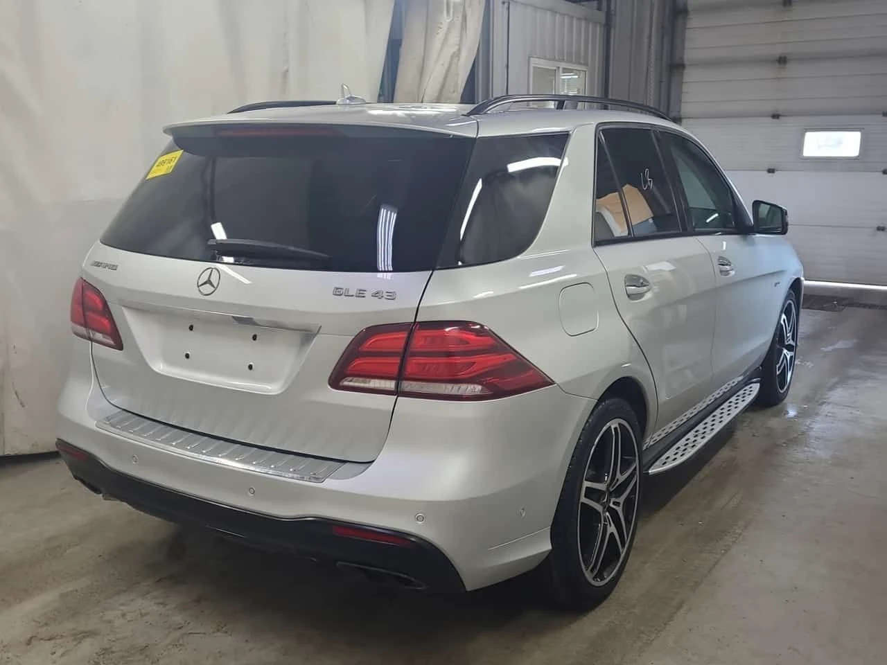 Mercedes-Benz GLE 43 AMG / 360 / DIS / Harman Kardon / CARFAX, снимка 3 - Автомобили и джипове - 55677704