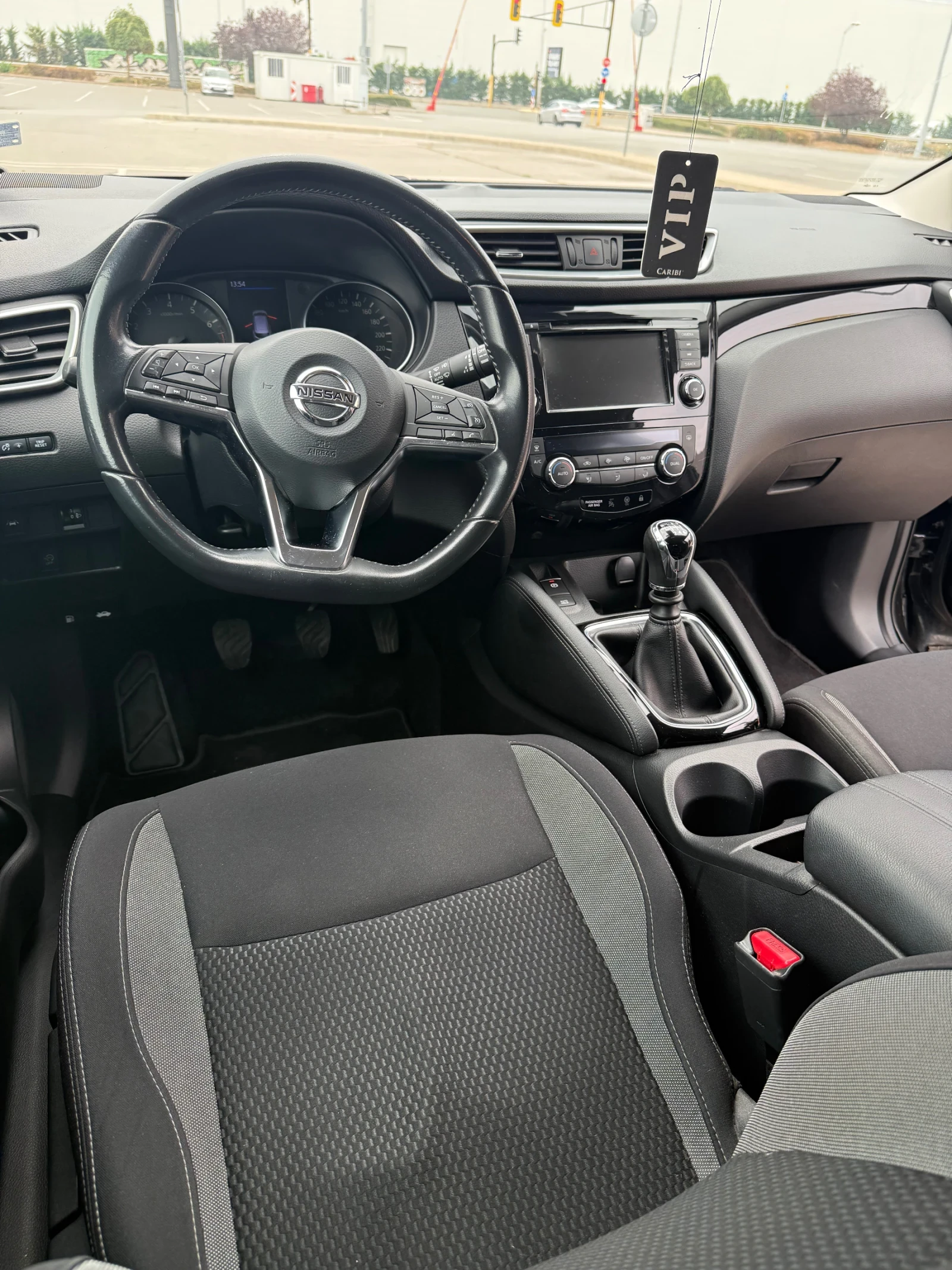 Nissan Qashqai, снимка 13 - Автомобили и джипове - 56448943