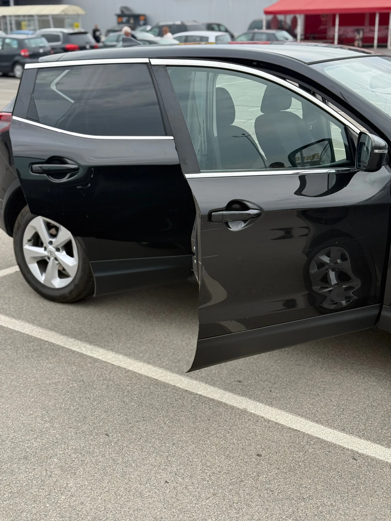 Nissan Qashqai, снимка 6 - Автомобили и джипове - 56448943