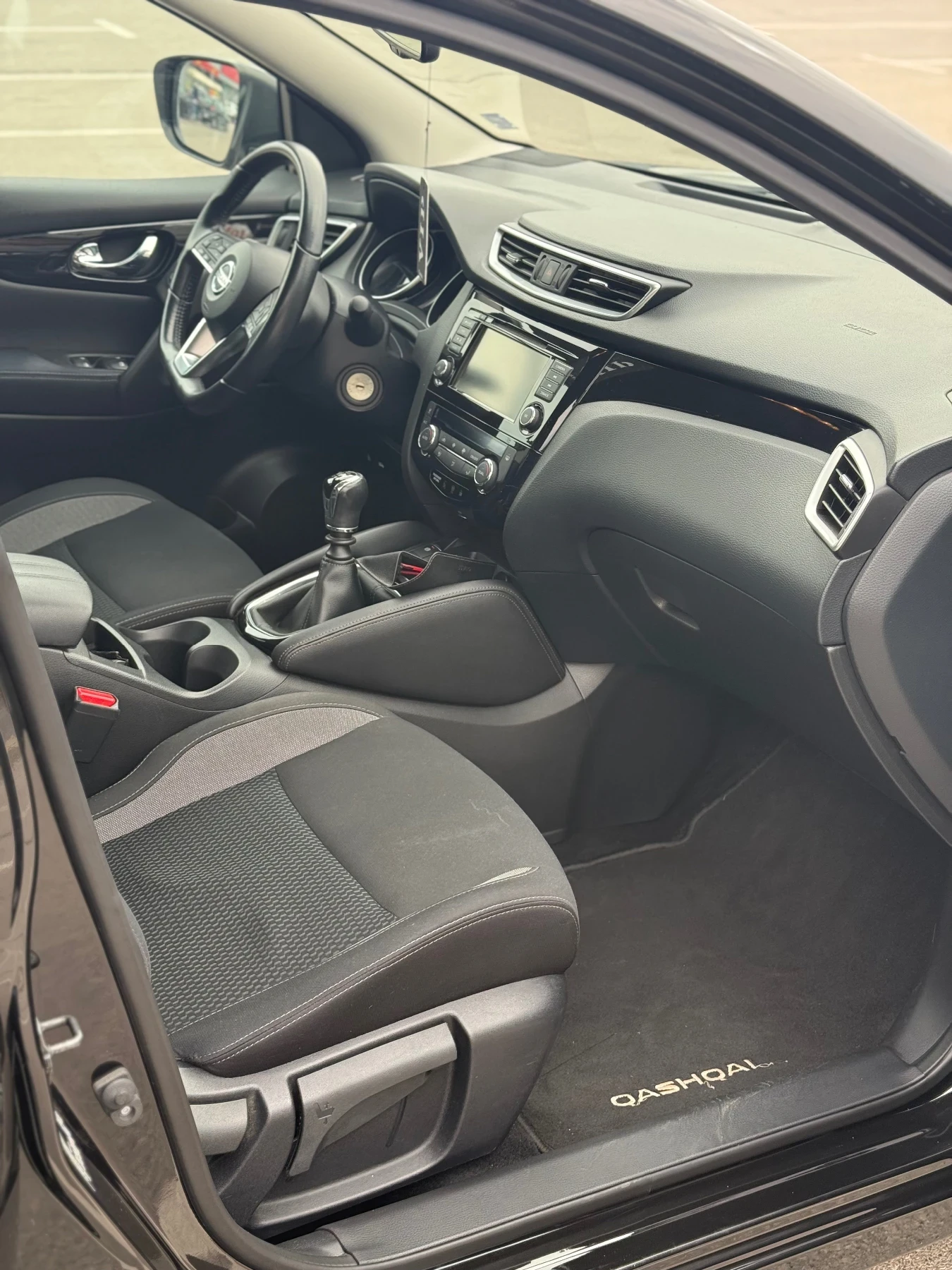 Nissan Qashqai, снимка 10 - Автомобили и джипове - 56448943