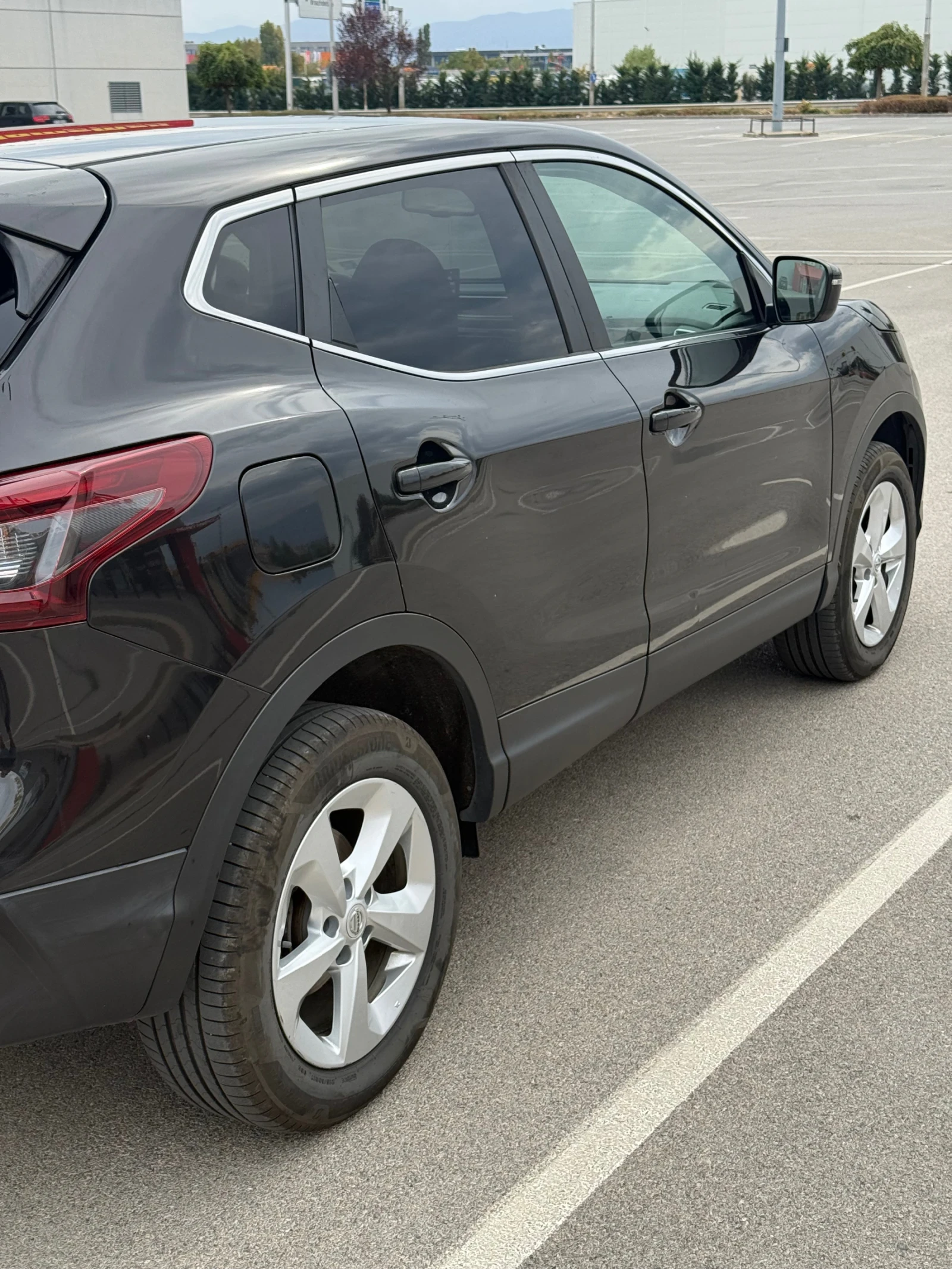 Nissan Qashqai, снимка 2 - Автомобили и джипове - 56448943