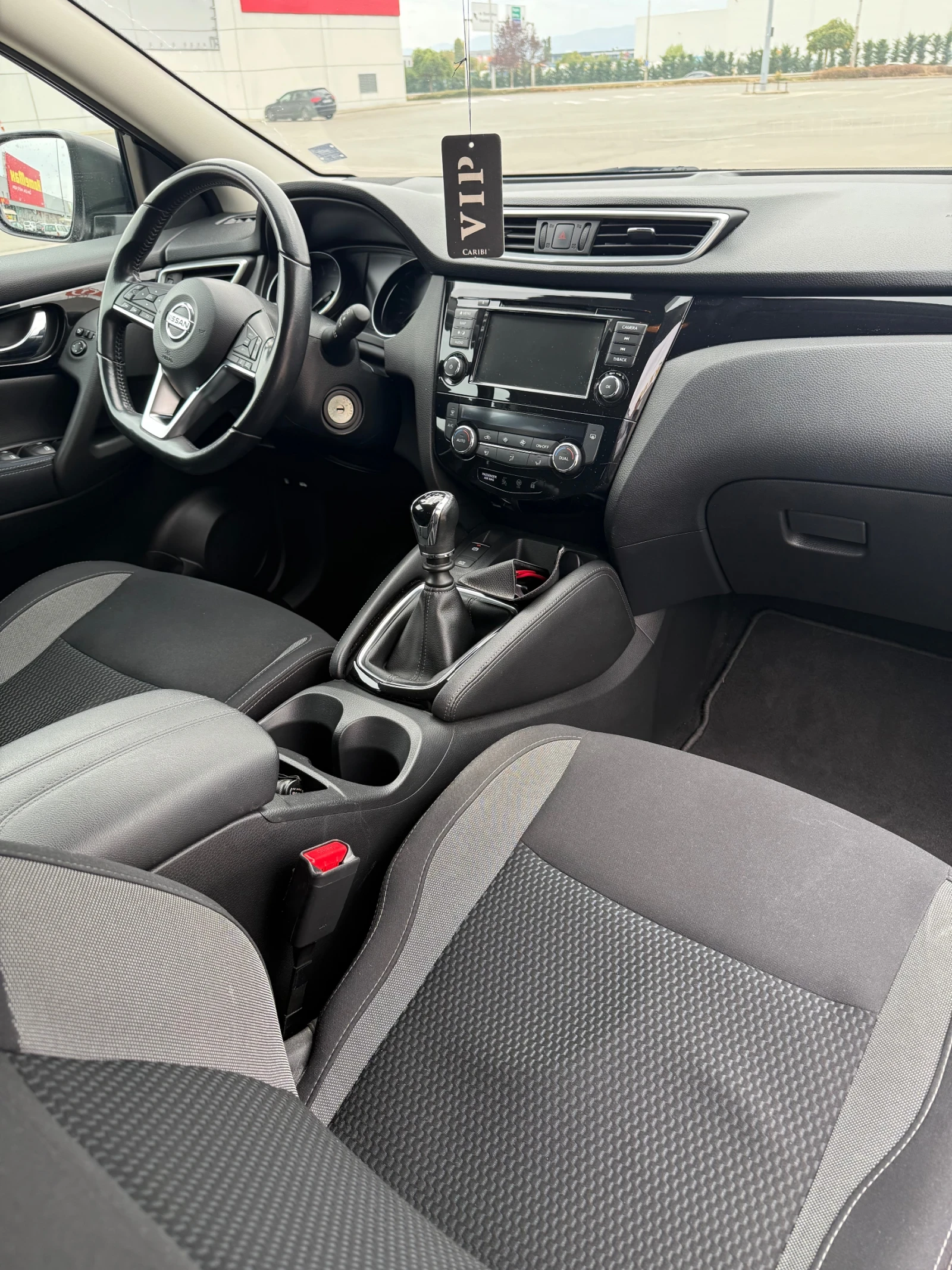 Nissan Qashqai, снимка 12 - Автомобили и джипове - 56448943