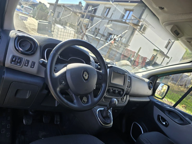 Renault Trafic, снимка 8 - Бусове и автобуси - 53540657