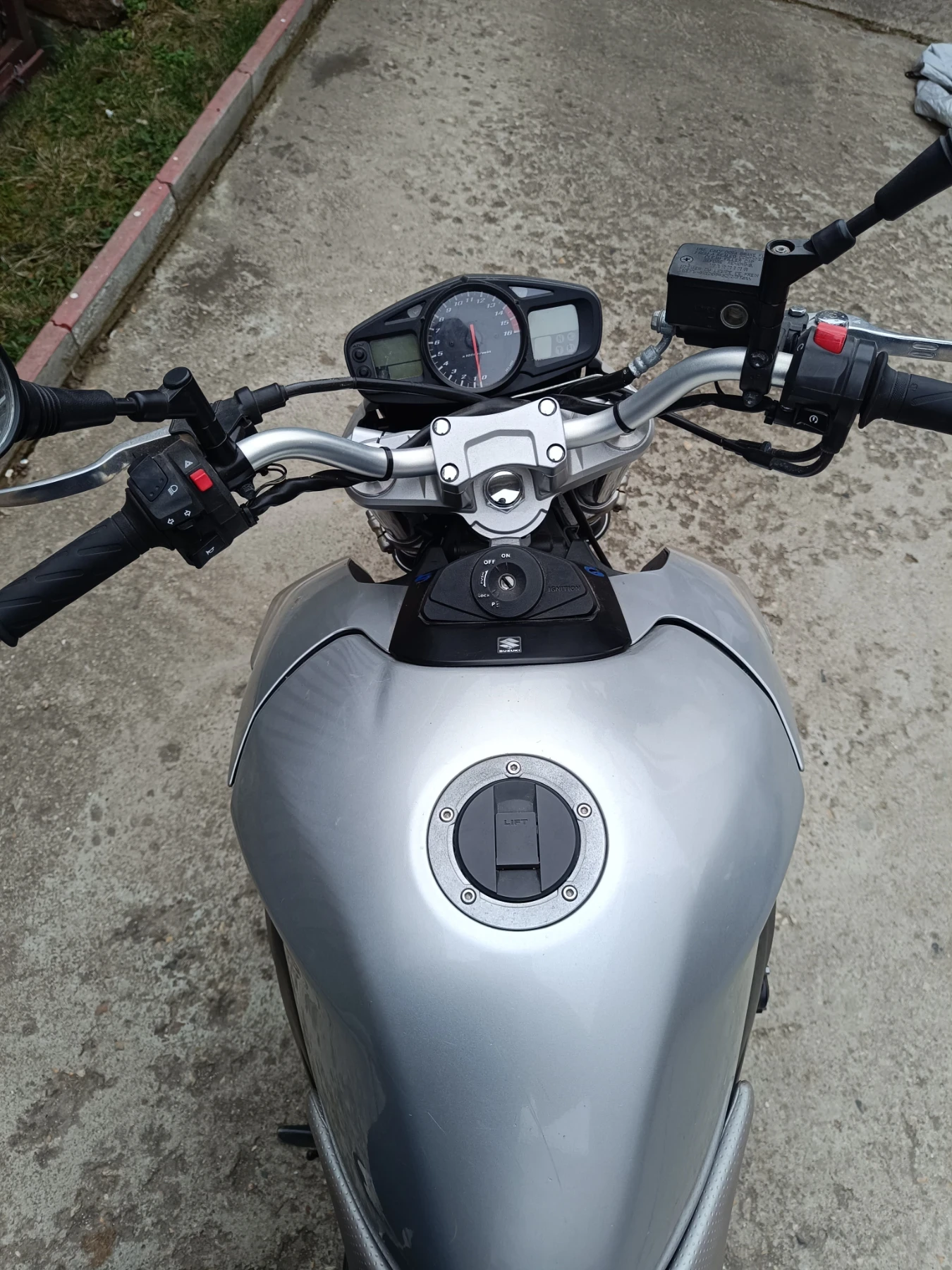 Suzuki Gsr 600 - изображение 3