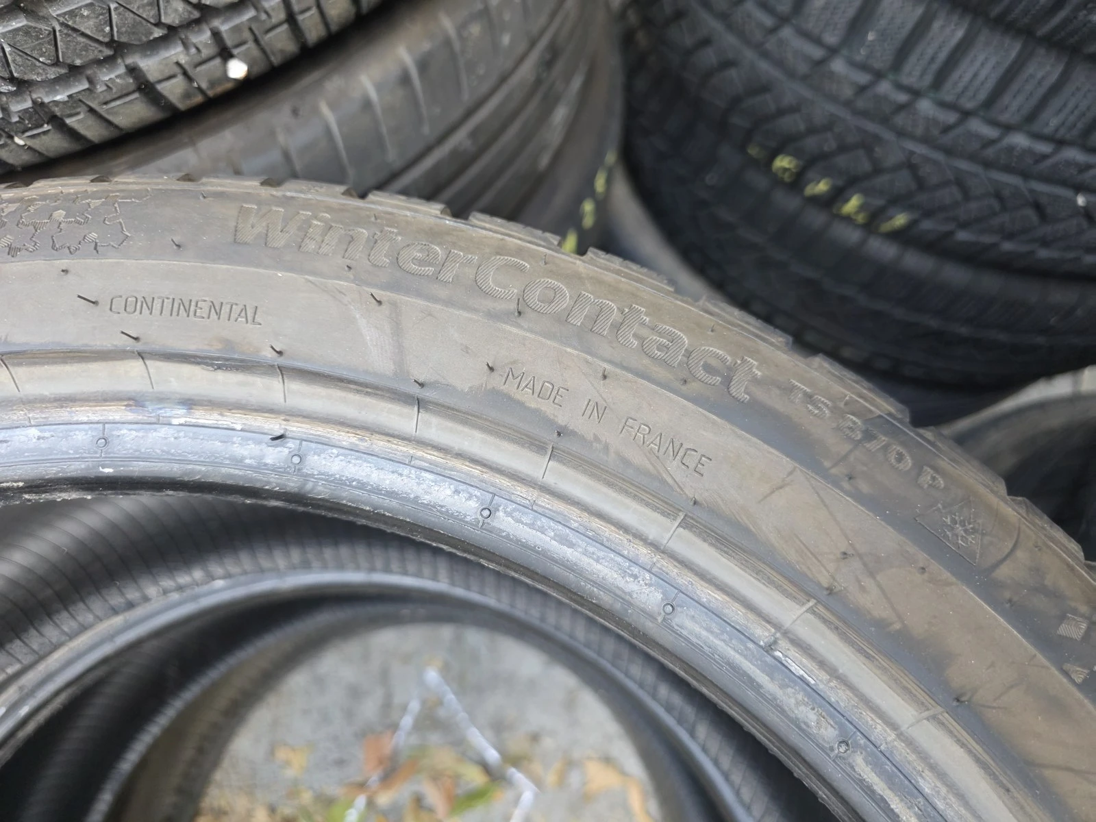 Гуми Зимни 245/40R18, снимка 6 - Гуми и джанти - 56725028
