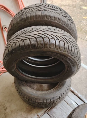 Гуми Зимни 185/65R15, снимка 1 - Гуми и джанти - 47570959