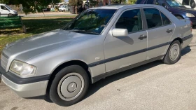 Mercedes-Benz C 180, снимка 3