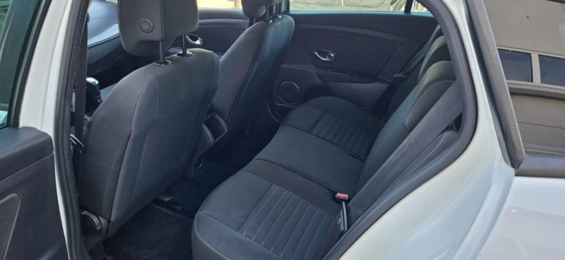 Renault Megane 1.5dci 110k* 6b* Avtom* Navi* UNIKAT* , снимка 7 - Автомобили и джипове - 39425629