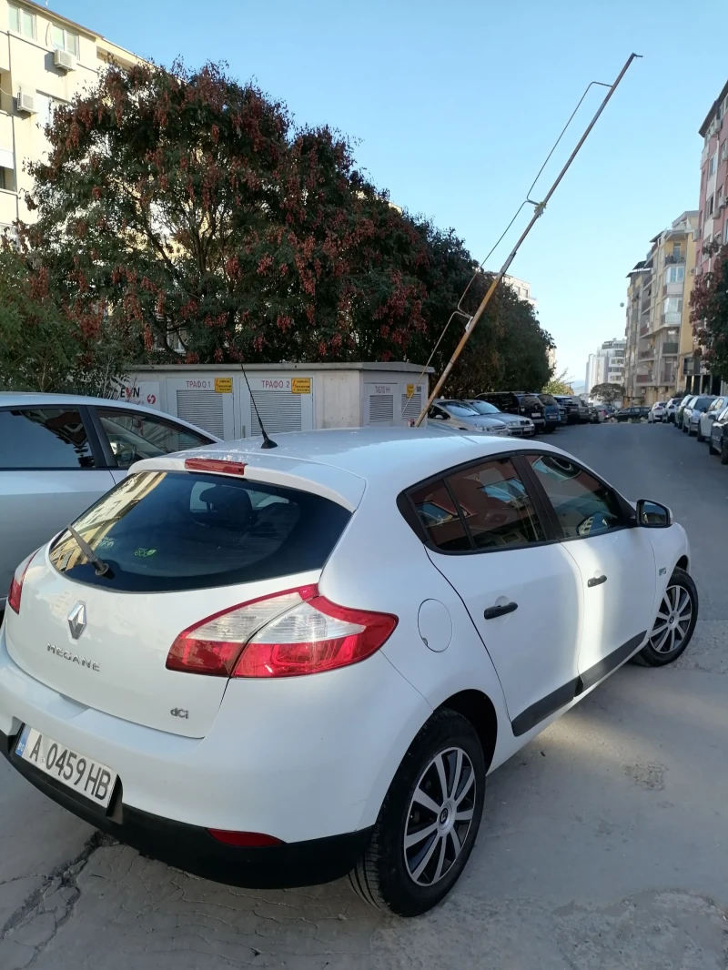 Renault Megane 1.5dci, снимка 3 - Автомобили и джипове - 47748773