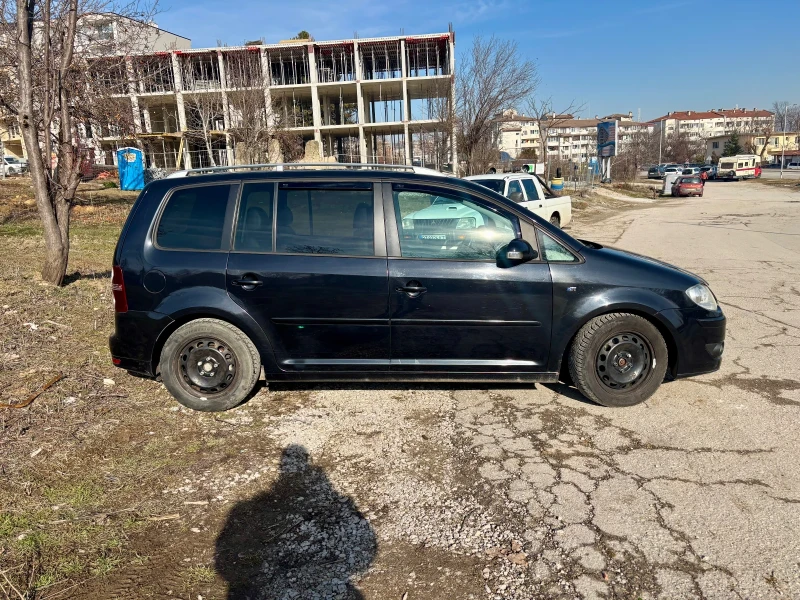 VW Touran R line, снимка 9 - Автомобили и джипове - 48425036