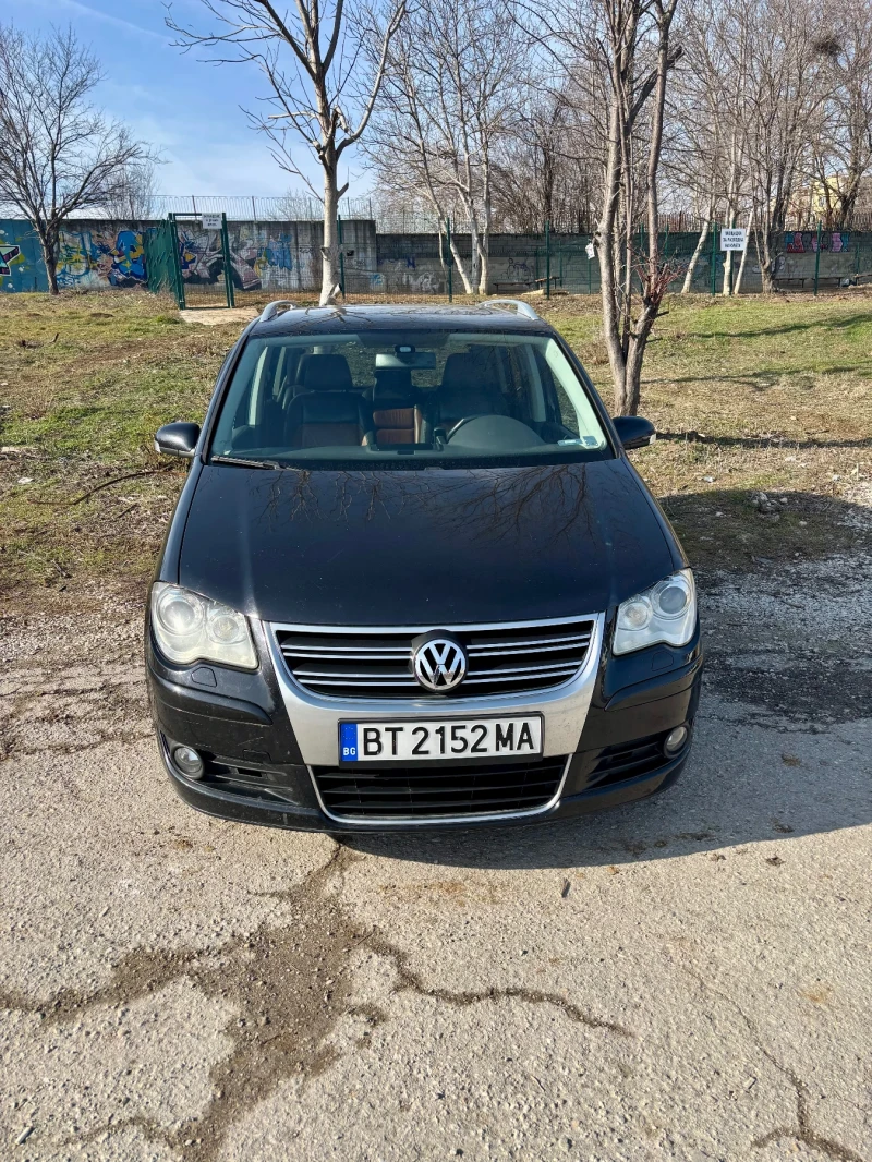 VW Touran R line, снимка 8 - Автомобили и джипове - 48425036