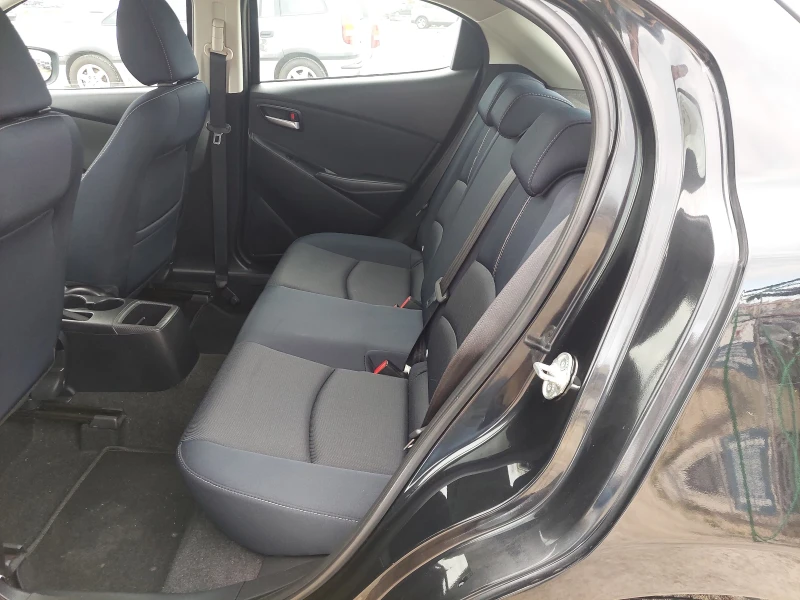 Mazda 2 1.5 SkyActivc Euro-6, снимка 11 - Автомобили и джипове - 49910987