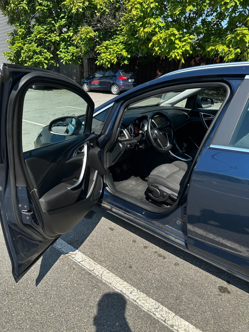 Opel Astra Sports Tourer, снимка 8 - Автомобили и джипове - 51442440