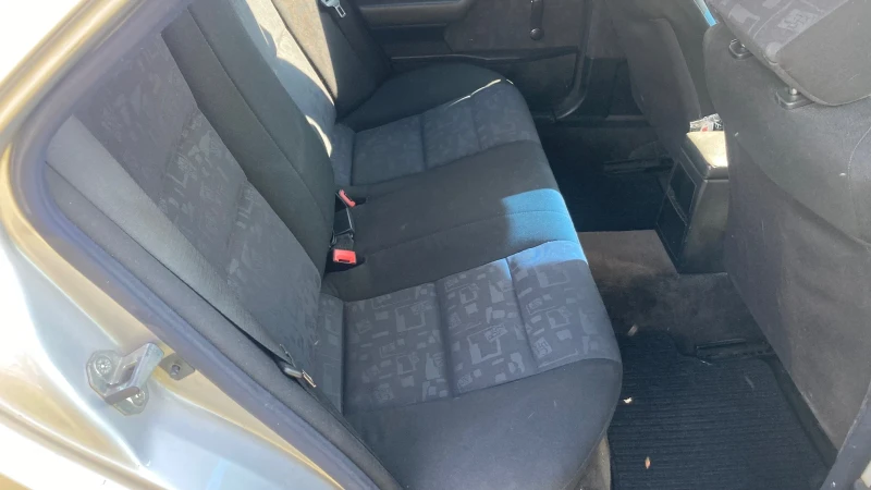 Mercedes-Benz C 180, снимка 8 - Автомобили и джипове - 52908344