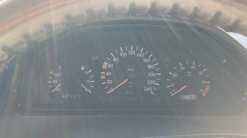 Mercedes-Benz C 180, снимка 7 - Автомобили и джипове - 52908344