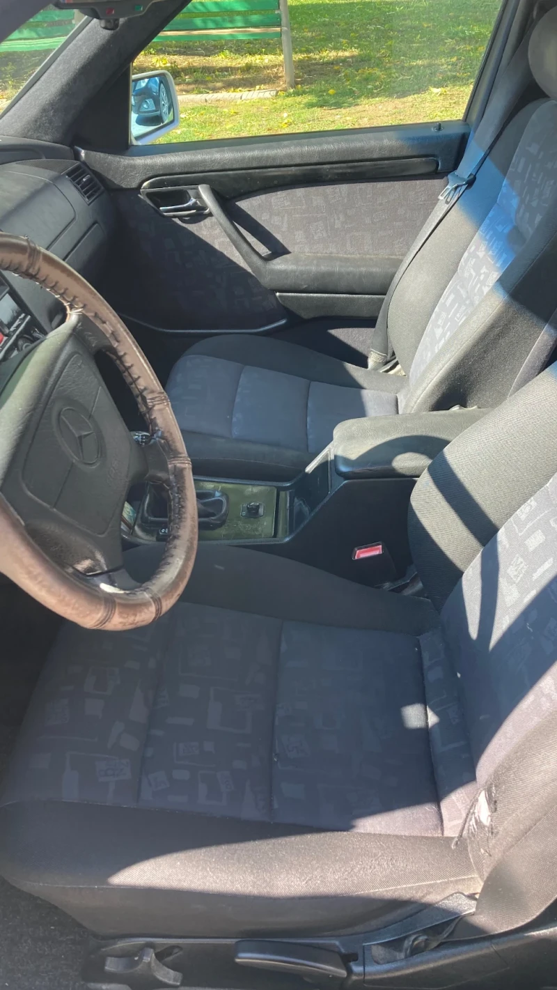 Mercedes-Benz C 180, снимка 6 - Автомобили и джипове - 52908344