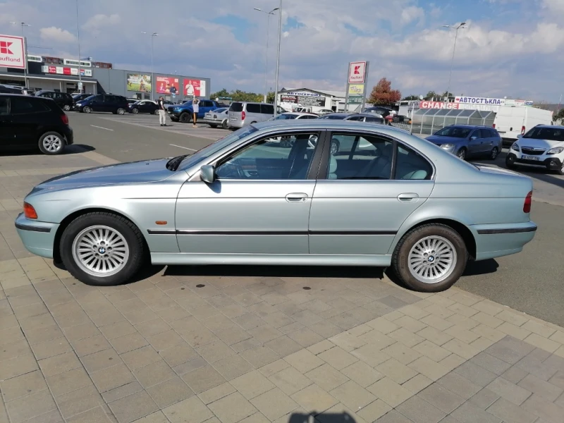 BMW 520, снимка 3 - Автомобили и джипове - 52393378