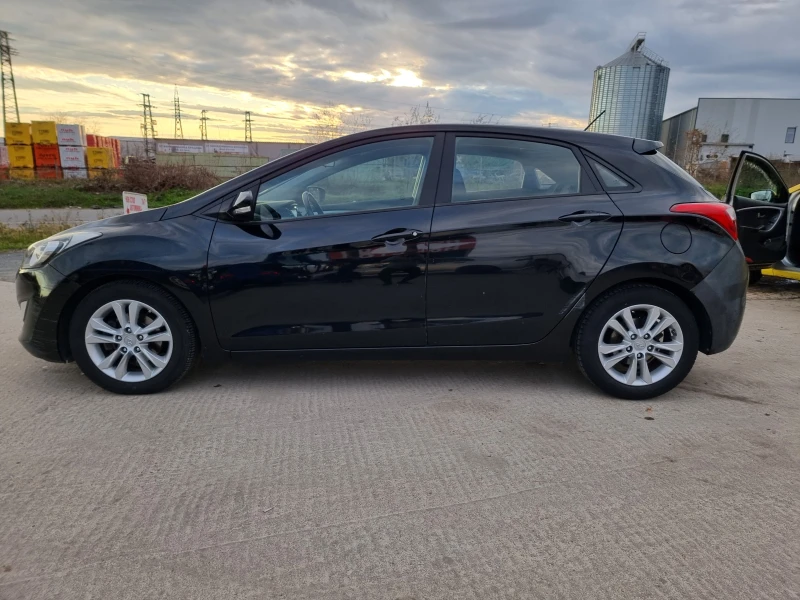 Hyundai I30 1.6Д.110КС., снимка 7 - Автомобили и джипове - 52968681