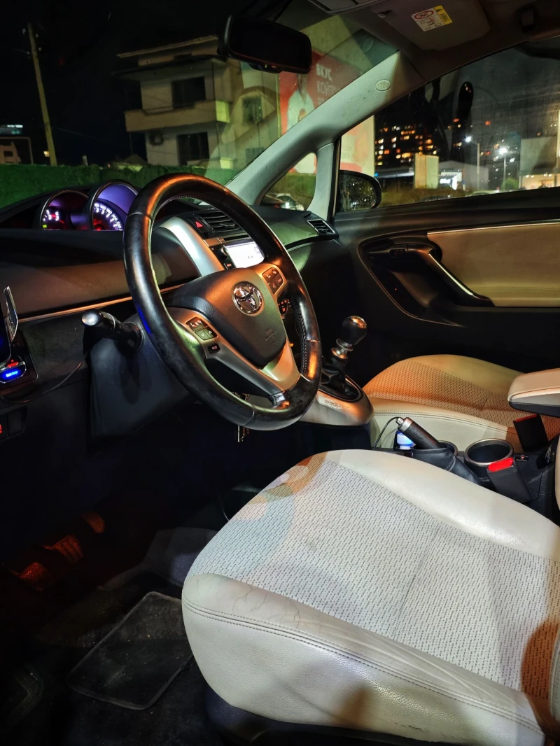 Toyota Verso, снимка 6 - Автомобили и джипове - 53397093