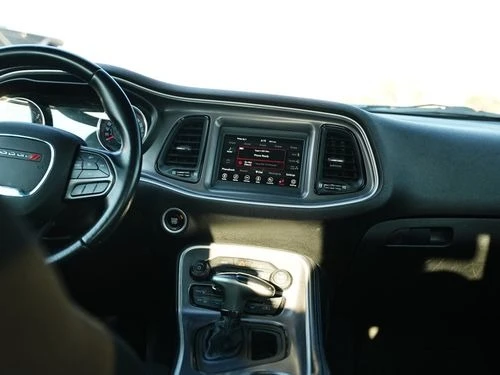 Dodge Challenger SXT | V6 | Camera | Bluetooth, снимка 14 - Автомобили и джипове - 55315163