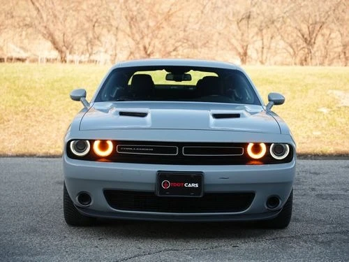 Dodge Challenger SXT | V6 | Camera | Bluetooth, снимка 2 - Автомобили и джипове - 55315163
